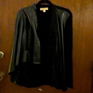 Soft blouse, front faux leather opening